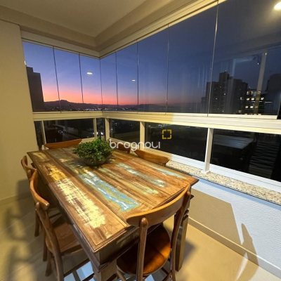 Apartamento com 94m², 3 quartos (sendo 1 suíte), 2 garagens, no bairro Jardim Atlântico em Florianópolis