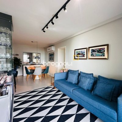 Apartamento com 94m², 3 quartos (sendo 1 suíte), 2 garagens, no bairro Jardim Atlântico em Florianópolis