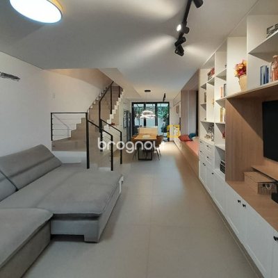 Casa com 123m², 3 quartos (sendo 1 suíte), 2 garagens, no bairro Campeche em Florianópolis