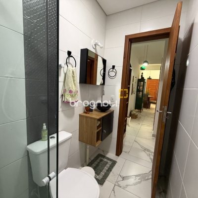 Apartamento com 61m², 2 quartos (sendo 1 suíte), 1 garagem, no bairro Ingleses em Florianópolis