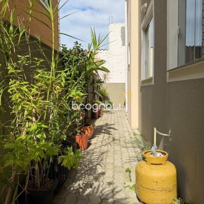 Apartamento com 61m², 2 quartos (sendo 1 suíte), 1 garagem, no bairro Ingleses em Florianópolis