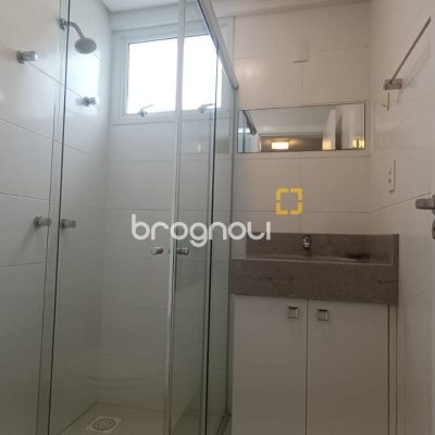 Apartamento com 74m², 2 quartos (sendo 1 suíte), 2 garagens, no bairro Itacorubi em Florianópolis