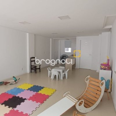 Apartamento com 74m², 2 quartos (sendo 1 suíte), 2 garagens, no bairro Itacorubi em Florianópolis