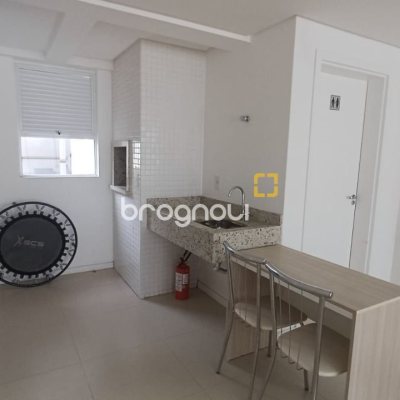 Apartamento com 74m², 2 quartos (sendo 1 suíte), 2 garagens, no bairro Itacorubi em Florianópolis