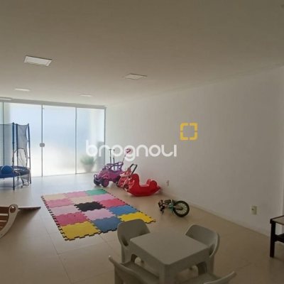 Apartamento com 74m², 2 quartos (sendo 1 suíte), 2 garagens, no bairro Itacorubi em Florianópolis