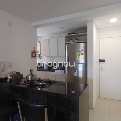 Apartamento com 74m², 2 quartos (sendo 1 suíte), 2 garagens, no bairro Itacorubi em Florianópolis