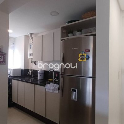 Apartamento com 74m², 2 quartos (sendo 1 suíte), 2 garagens, no bairro Itacorubi em Florianópolis
