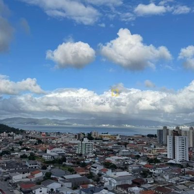 Apartamento com 56m², 2 quartos, 1 garagem, no bairro Areias em São José