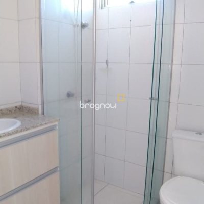 Apartamento com 79m², 3 quartos (sendo 1 suíte), 2 garagens, no bairro Forquilhinha em São José