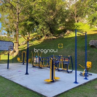 Apartamento com 79m², 3 quartos (sendo 1 suíte), 2 garagens, no bairro Forquilhinha em São José