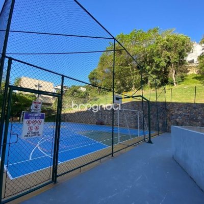 Apartamento com 79m², 3 quartos (sendo 1 suíte), 2 garagens, no bairro Forquilhinha em São José