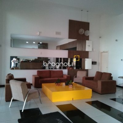 Apartamento com 79m², 3 quartos (sendo 1 suíte), 2 garagens, no bairro Forquilhinha em São José