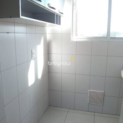 Apartamento com 79m², 3 quartos (sendo 1 suíte), 2 garagens, no bairro Forquilhinha em São José