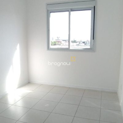 Apartamento com 79m², 3 quartos (sendo 1 suíte), 2 garagens, no bairro Forquilhinha em São José