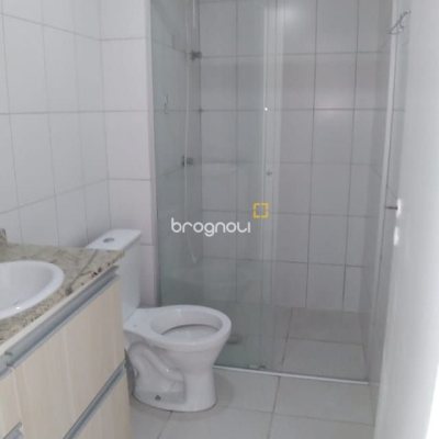 Apartamento com 79m², 3 quartos (sendo 1 suíte), 2 garagens, no bairro Forquilhinha em São José