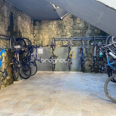 Apartamento com 79m², 3 quartos (sendo 1 suíte), 2 garagens, no bairro Forquilhinha em São José