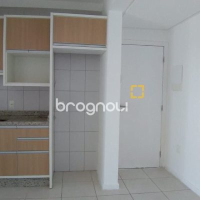 Apartamento com 79m², 3 quartos (sendo 1 suíte), 2 garagens, no bairro Forquilhinha em São José