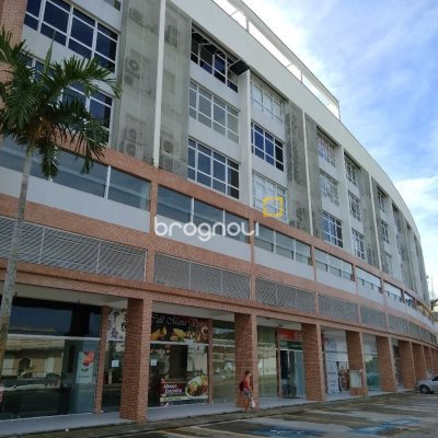 Apartamento com 79m², 3 quartos (sendo 1 suíte), 2 garagens, no bairro Forquilhinha em São José