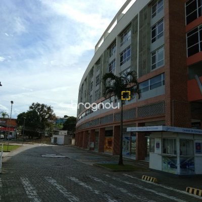 Apartamento com 79m², 3 quartos (sendo 1 suíte), 2 garagens, no bairro Forquilhinha em São José