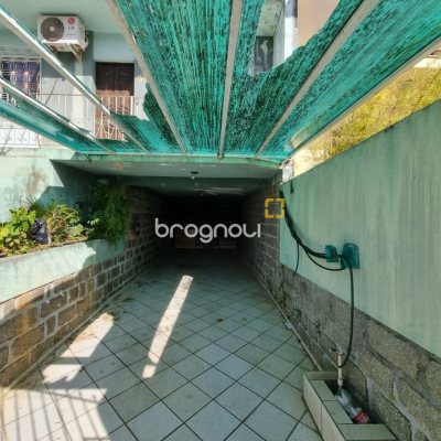 Casa com 220m², 3 quartos, 2 garagens, no bairro Coqueiros em Florianópolis