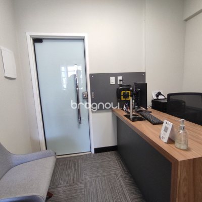 Sala com 76m², no bairro Centro em Florianópolis