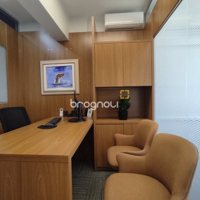 Sala com 76m², no bairro Centro em Florianópolis