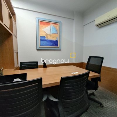 Sala com 76m², no bairro Centro em Florianópolis