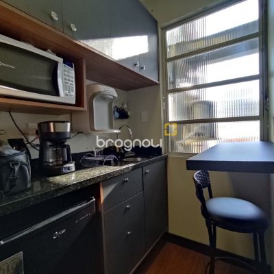 Sala com 76m², no bairro Centro em Florianópolis