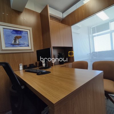 Sala com 76m², no bairro Centro em Florianópolis