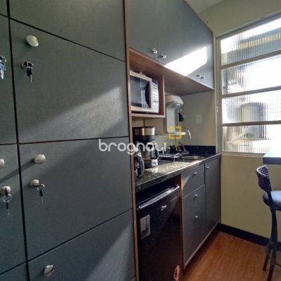 Sala com 76m², no bairro Centro em Florianópolis