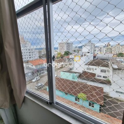 Apartamento com 74m², 2 quartos, 1 garagem, no bairro Balneário em Florianópolis