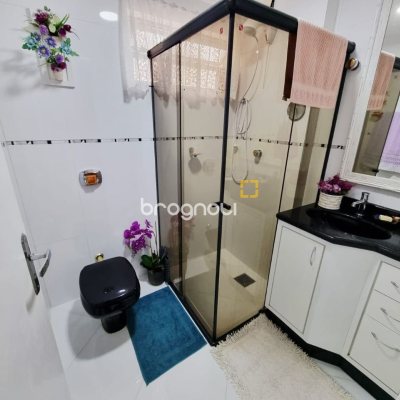 Apartamento com 74m², 2 quartos, 1 garagem, no bairro Balneário em Florianópolis