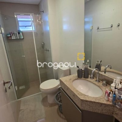 Apartamento com 79m², 2 quartos (sendo 1 suíte), 2 garagens, no bairro Itacorubi em Florianópolis
