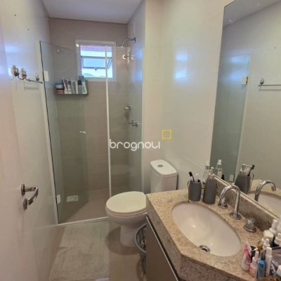 Apartamento com 79m², 2 quartos (sendo 1 suíte), 2 garagens, no bairro Itacorubi em Florianópolis