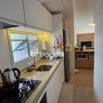 Apartamento com 79m², 2 quartos (sendo 1 suíte), 2 garagens, no bairro Itacorubi em Florianópolis