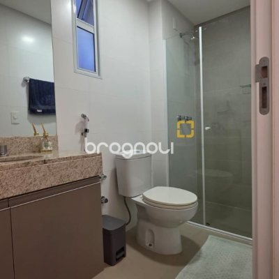 Apartamento com 79m², 2 quartos (sendo 1 suíte), 2 garagens, no bairro Itacorubi em Florianópolis