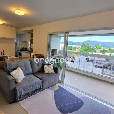 Apartamento com 79m², 2 quartos (sendo 1 suíte), 2 garagens, no bairro Itacorubi em Florianópolis