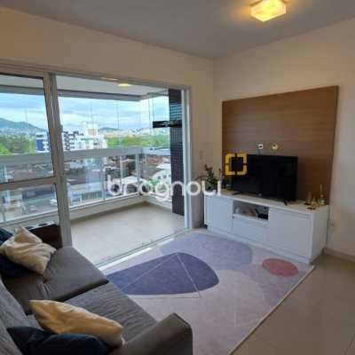 Apartamento com 79m², 2 quartos (sendo 1 suíte), 2 garagens, no bairro Itacorubi em Florianópolis