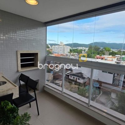 Apartamento com 79m², 2 quartos (sendo 1 suíte), 2 garagens, no bairro Itacorubi em Florianópolis