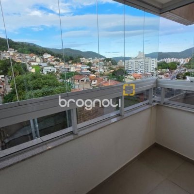 Apartamento com 79m², 2 quartos (sendo 1 suíte), 2 garagens, no bairro Itacorubi em Florianópolis