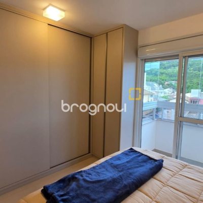 Apartamento com 79m², 2 quartos (sendo 1 suíte), 2 garagens, no bairro Itacorubi em Florianópolis
