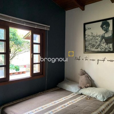 Casa com 160m², 4 quartos, 4 garagens, no bairro Ingleses em Florianópolis