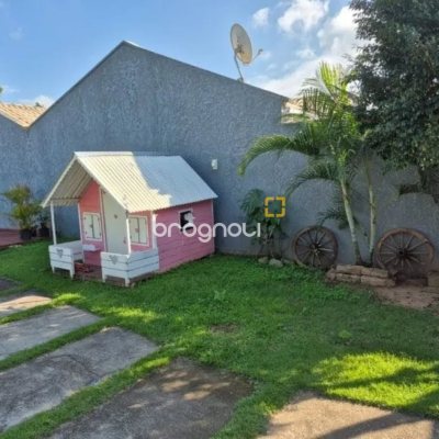 Casa com 126m², 2 quartos (sendo 1 suíte), 3 garagens, no bairro Rio Vermelho em Florianópolis
