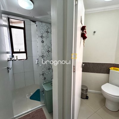 Apartamento com 128m², 3 quartos (sendo 1 suíte), 2 garagens, no bairro Centro em Florianópolis