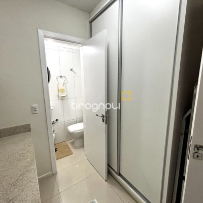Apartamento com 128m², 3 quartos (sendo 1 suíte), 2 garagens, no bairro Centro em Florianópolis