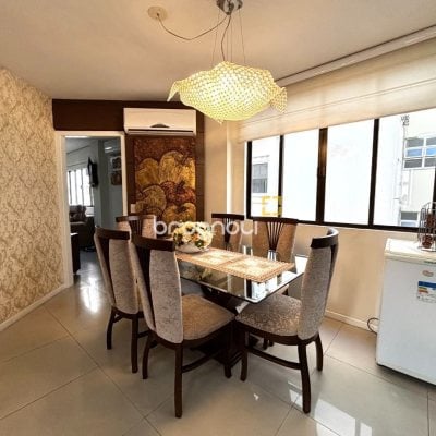 Apartamento com 128m², 3 quartos (sendo 1 suíte), 2 garagens, no bairro Centro em Florianópolis