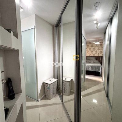 Apartamento com 128m², 3 quartos (sendo 1 suíte), 2 garagens, no bairro Centro em Florianópolis