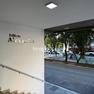 Apartamento com 53m², 1 quarto, 1 garagem, no bairro Centro em Florianópolis