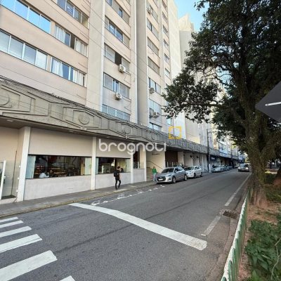 Apartamento com 53m², 1 quarto, 1 garagem, no bairro Centro em Florianópolis