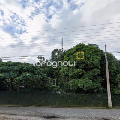 Terreno com 867m², no bairro Canasvieiras em Florianópolis